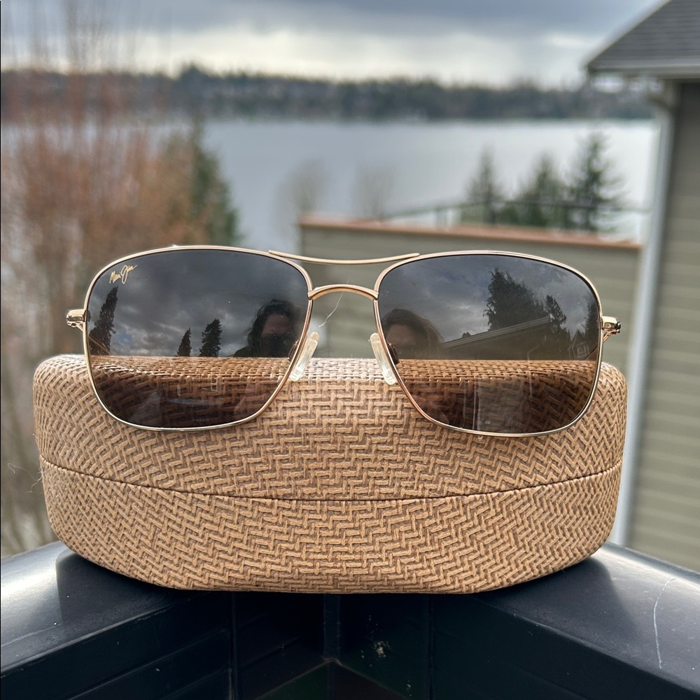Maui Jim Gold and Black Sunglasses - Wiki Wiki